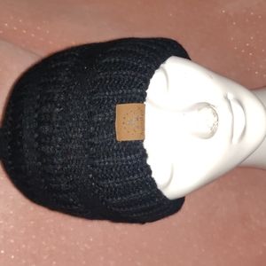 New in bag AnazaLea beanie